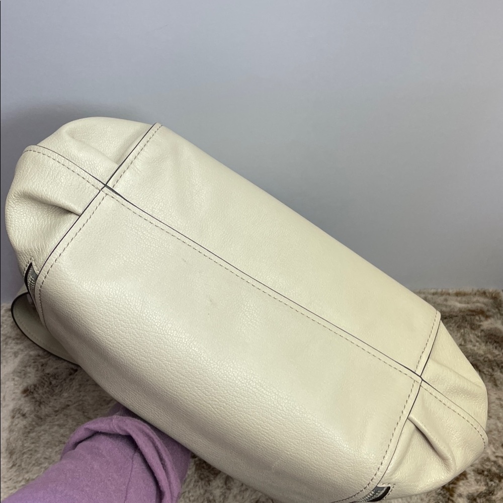 Michael Kors ‘Addie’ Large Leather Shoulder Bag - Picture 3 of 16